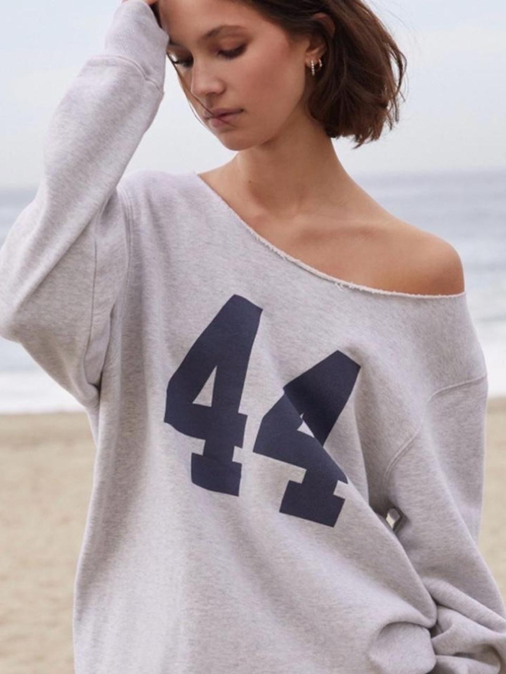 Brandy Melville 44 Crewneck